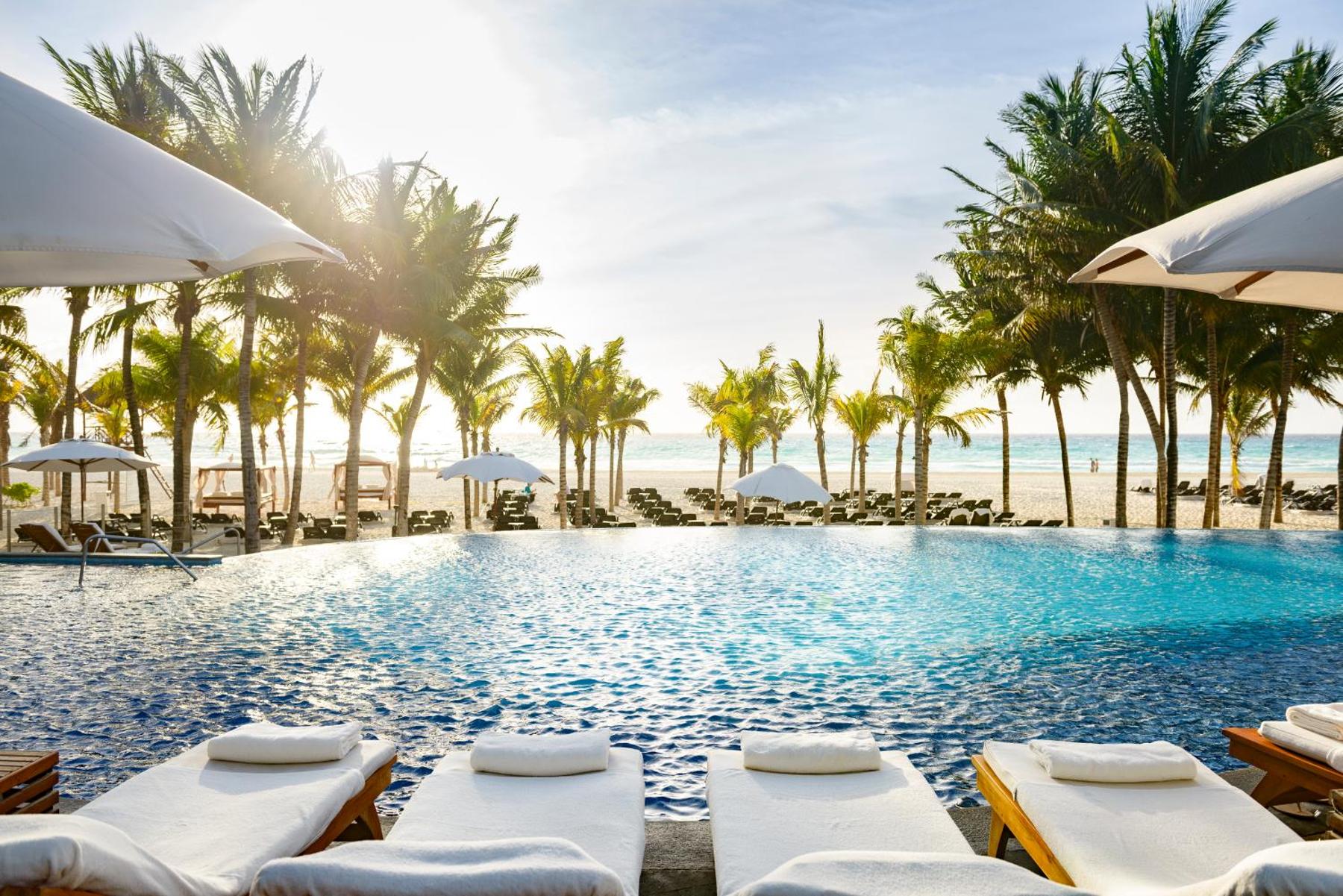 Hotel for Adults-only - Royal Hideaway Playacar All-Inclusive Adults Only Resort