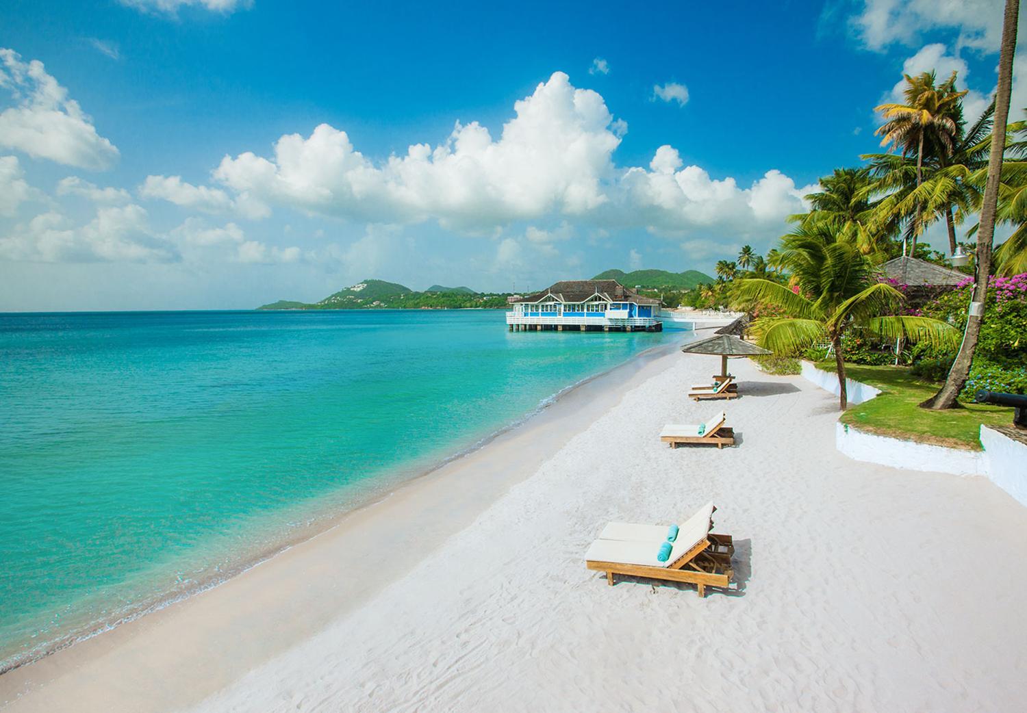Hotel for Adults-only - Sandals Halcyon Beach All Inclusive - Couples Only