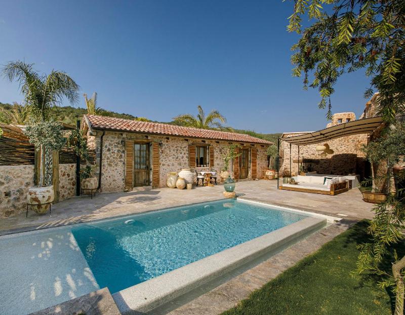 Hotel for Adults only - Ada Dreams History - Adults Only