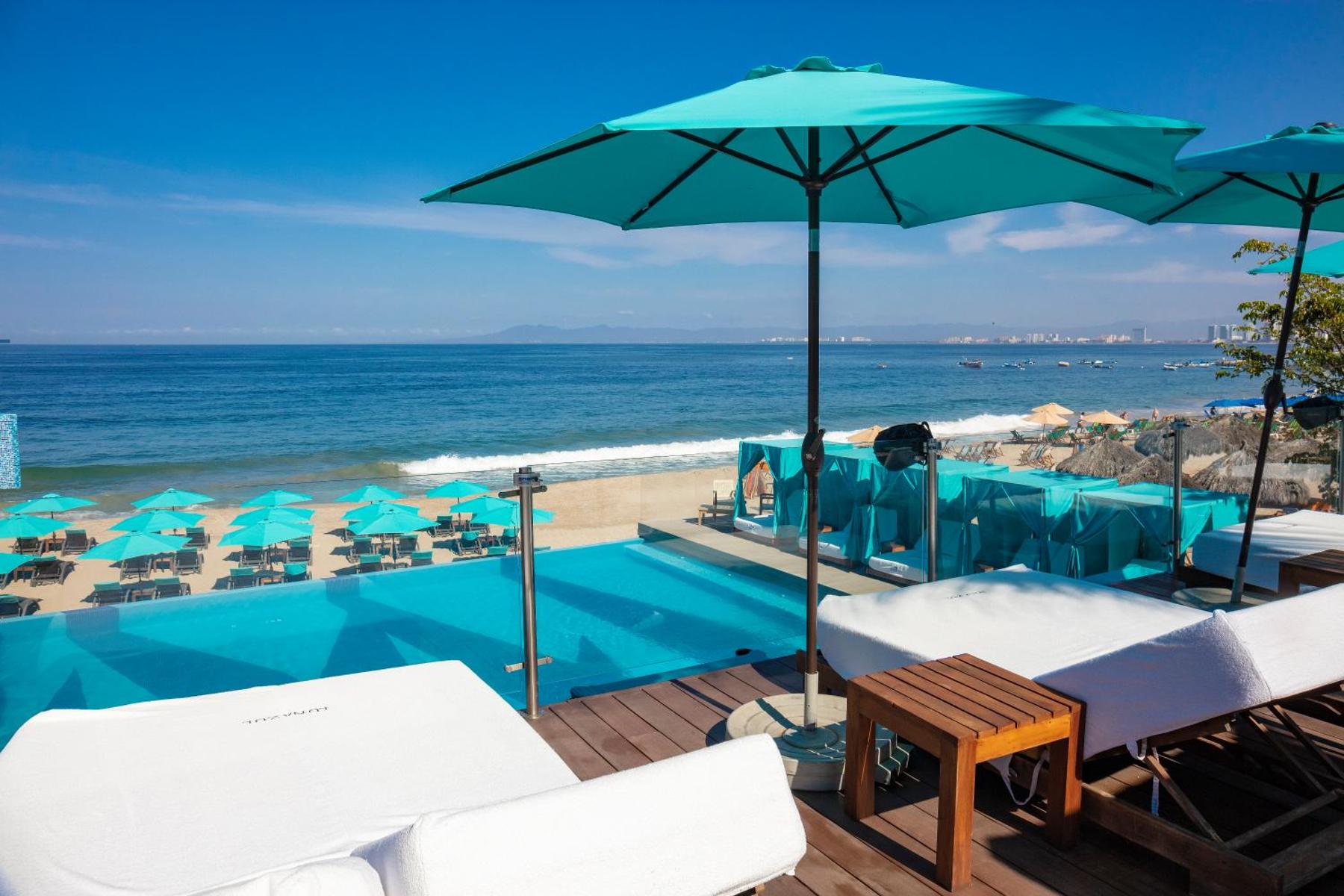 Hotel for Adults only - Almar Resort Luxury LGBT Beach Front Experience