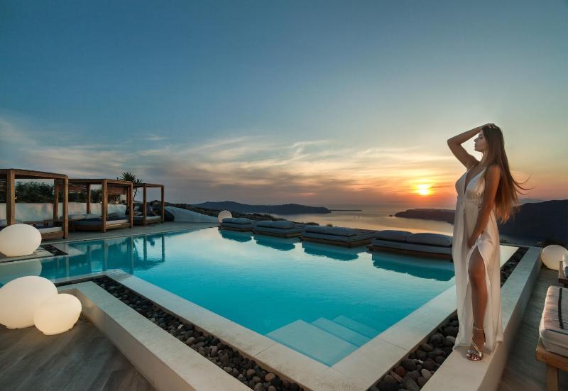 Hotel for Adults only - Santorini's Balcony